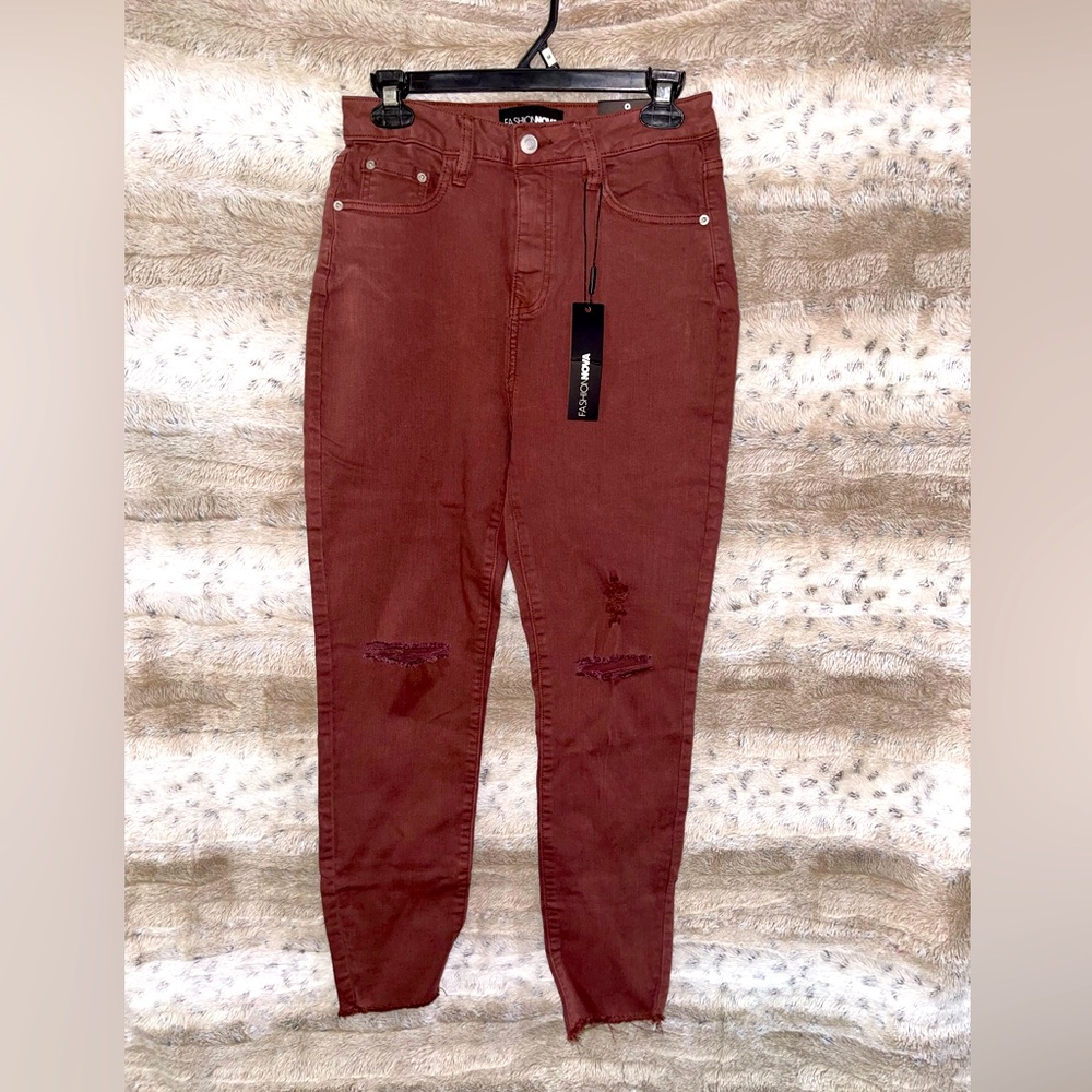 Brand new fashion Nova skinny jeans. With tag. Size 9